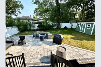 20 Hunter Place, Smithtown, NY 11787 - Photo 3