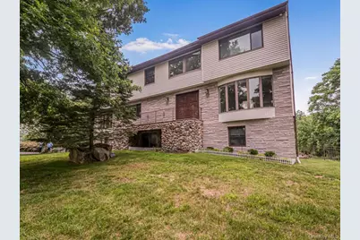 8 Fairgreen Court, Cortlandt Manor, NY 10567 - Photo 1