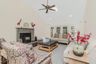 8 Fairgreen Ct, Cortlandt Manor, NY 10567 - Photo 7