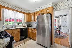 10 Polly Ln, Glen Head, NY 11545 - Photo 13