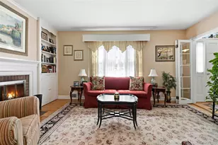 10 Polly Ln, Glen Head, NY 11545 - Photo 7
