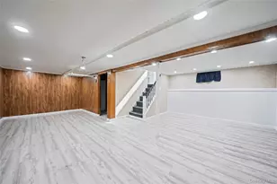 214 Lowell Ave, Floral Park, NY 11001 - Photo 27