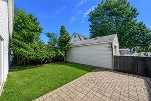 214 Lowell Ave, Floral Park, NY 11001 - Photo 31