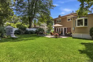 61 Viola Dr, Glen Cove, NY 11542 - Photo 43