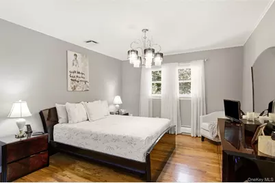 61 Viola Drive, Glen Cove, NY 11542 - Photo 33