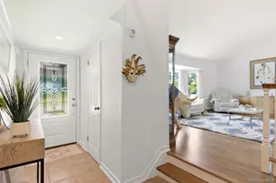 61 Viola Dr, Glen Cove, NY 11542 - Photo 7
