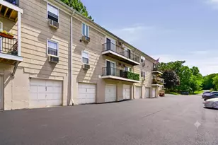 264 Parkside Dr, Suffern, NY 10901 - Photo 3