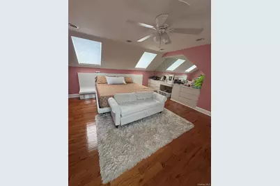 219 Vermont Avenue, Oceanside, NY 11572 - Photo 9
