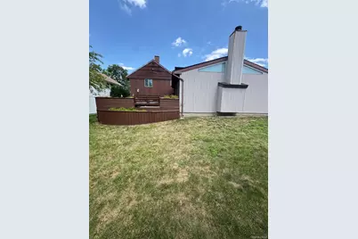 219 Vermont Avenue, Oceanside, NY 11572 - Photo 15