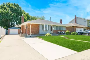 3900 Miller Pl, Levittown, NY 11756 - Photo 3