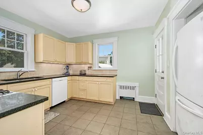 9 Linda Avenue, White Plains, NY 10605 - Photo 11
