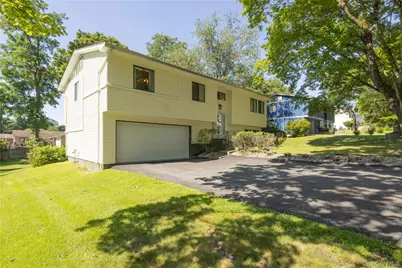 23 Carriage Lane, Spring Valley, NY 10977 - Photo 9