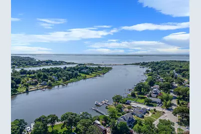 138 Holiday Boulevard, Center Moriches, NY 11934 - Photo 5