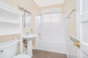 409 W 261st St, Bronx, NY 10471 - Photo 15