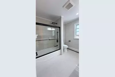 5047 212 Street, Bayside, NY 11364 - Photo 9