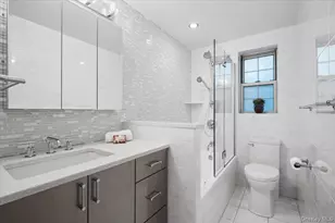 7 Chateaux Cir, Scarsdale, NY 10583 - Photo 19