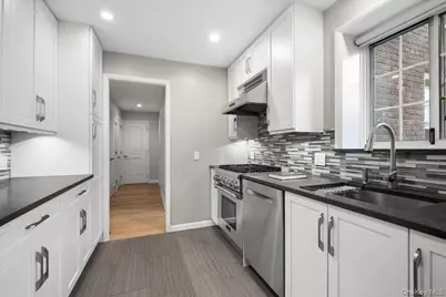 7 Chateaux Circle #7F, Scarsdale, NY 10583 - Photo 13