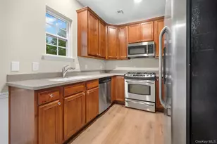 14 Maler Ln, Patchogue, NY 11772 - Photo 5