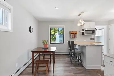 20 Lynbrook Drive, Sound Beach, NY 11789 - Photo 11