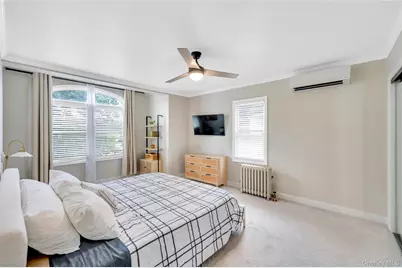232 Locust Street, Valley Stream, NY 11581 - Photo 19