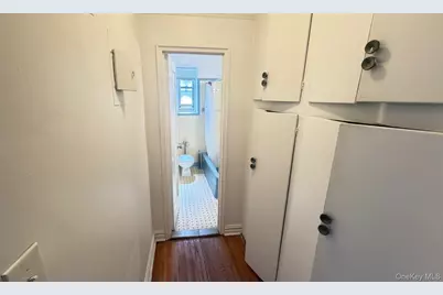 61-41 Saunders Street #B67, Rego Park, NY 11374 - Photo 11