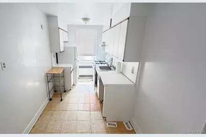 61-41 Saunders Street #B67, Rego Park, NY 11374 - Photo 9