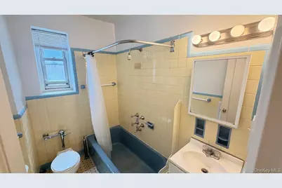 61-41 Saunders Street #B67, Rego Park, NY 11374 - Photo 21