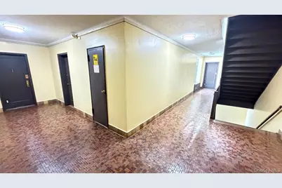61-41 Saunders Street #B67, Rego Park, NY 11374 - Photo 19
