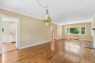 93 Transverse Rd, Garden City, NY 11530 - Photo 9