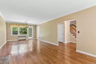 93 Transverse Rd, Garden City, NY 11530 - Photo 7