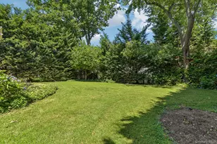 93 Transverse Rd, Garden City, NY 11530 - Photo 27