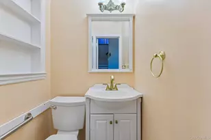 93 Transverse Rd, Garden City, NY 11530 - Photo 17