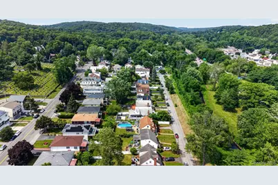 207 Clunie Avenue, Yonkers, NY 10703 - Photo 23