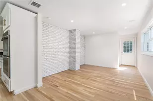 933 Thompson Dr, Bay Shore, NY 11706 - Photo 15