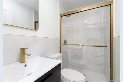 933 Thompson Drive, Bay Shore, NY 11706 - Photo 17