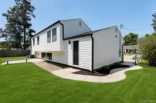 933 Thompson Dr, Bay Shore, NY 11706 - Photo 35