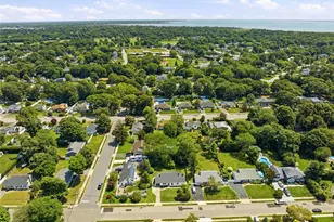 933 Thompson Dr, Bay Shore, NY 11706 - Photo 39