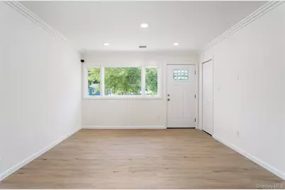 743 Hoffman Avenue, Bellport, NY 11713 - Photo 5