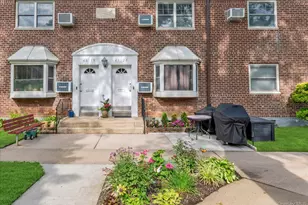 61-21 255th St, Little Neck, NY 11362 - Photo 1