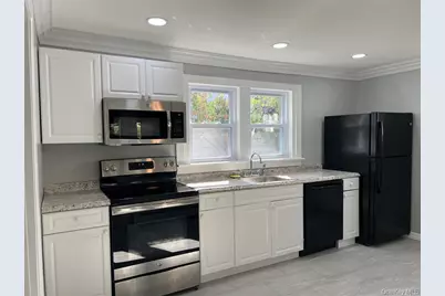[Address not provided], Ronkonkoma, NY 11779 - Photo 3