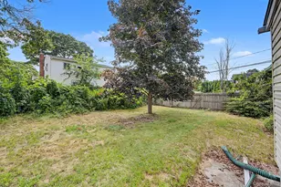 257 Elizabeth Ave, Holbrook, NY 11741 - Photo 17