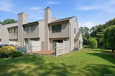 112 Beecher Avenue Extension, East Islip, NY 11730 - Photo 17