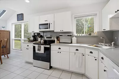112 Beecher Avenue Extension, East Islip, NY 11730 - Photo 9