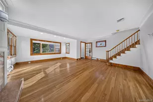 4619 Iris Ln, Great Neck, NY 11020 - Photo 9