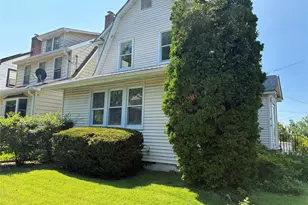 4634 Iris Ln, Great Neck, NY 11020 - Photo 3