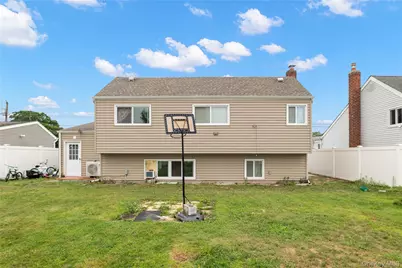 92 W 21st Street, Deer Park, NY 11729 - Photo 3