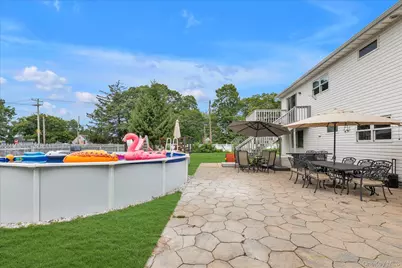 583 N Erie Avenue, Lindenhurst, NY 11757 - Photo 23