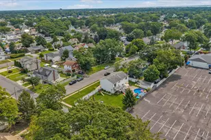 583 N Erie Ave, Lindenhurst, NY 11757 - Photo 25