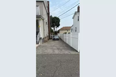 225 Edgewood Avenue, Yonkers, NY 10704 - Photo 3