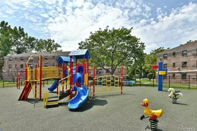1 Terrace Circle #3-F, Great Neck, NY 11021 - Photo 5